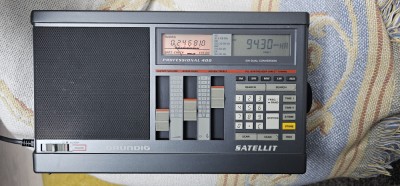 RADIO GRUNDIG SATELLIT 400 PROFESSIONAL . FUNCTIONEAZA . foto