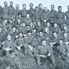 173 - Fotografie veche cu grup de soldati