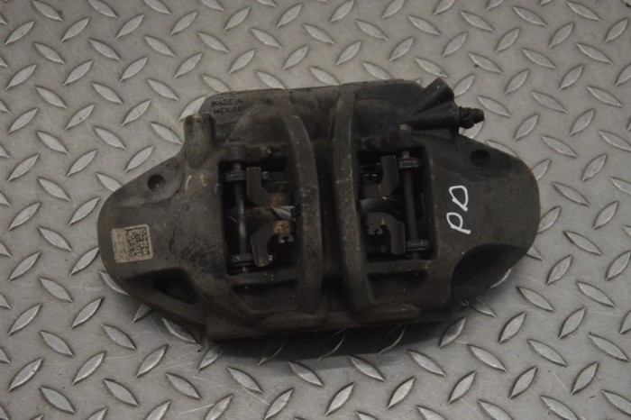 Etrier de fr&acirc;nă dreapta față AUDI Q5 FY 2018 OEM: 80A615106AB 21415967