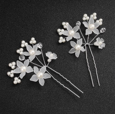 Set agrafe de par cu floricele albe si perle (Tip produs: Set 3 buc) foto