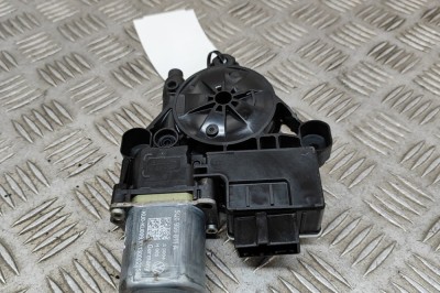 Motor macara geam ușă st&amp;acirc;nga spate SKODA OCTAVIA III Combi 5E5 2013 OEM: 5Q0959811A | 22476642 foto