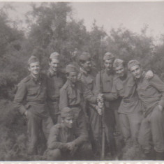 M5 C48 - FOTO - FOTOGRAFIE FOARTE VECHE - grup de militari - anii 1950