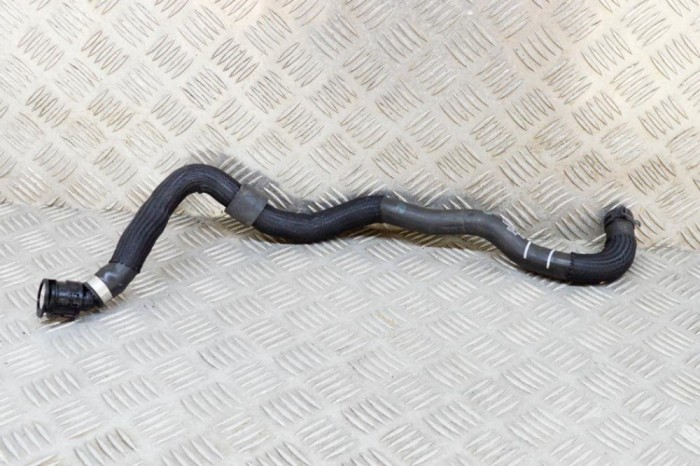 Furtun de lichid de răcire JAGUAR I-PACE X590 2020 OEM: M9D3-8D130-AB 17675341