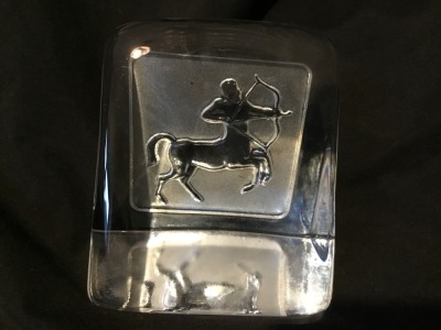 Prespapier cristal design Paul Isling realizat de Nypro Sweden zodia Sagetator ! foto
