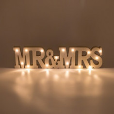 Decoratiune Suspednabila din Lemn de Culoare Naturala Mr&Mrs cu Lumina