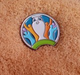 QW9 L 28 - insigna - tematica sport - cupa castigatorilor