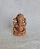Statueta Ganesha sculptata in lemn exotic