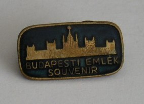 QW9 N4 90 - insigna - tematica capitale - Budapesta - Ungaria foto