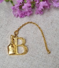 BRELOC VINTAGE DIN METAL AURIU, DECAT PARIS