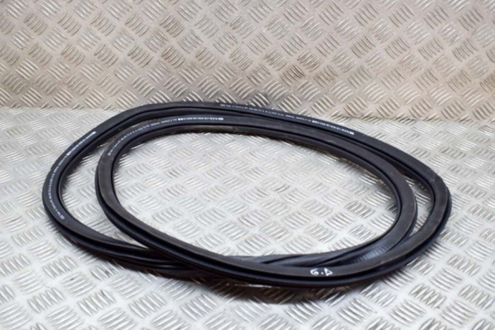 Garnitura ușă dreapta spate AUDI A4 8W2, B9 2022 OEM: 8W5833721B | 20440171