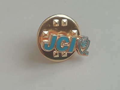 QW9 N7 62 - insigna - JCI foto