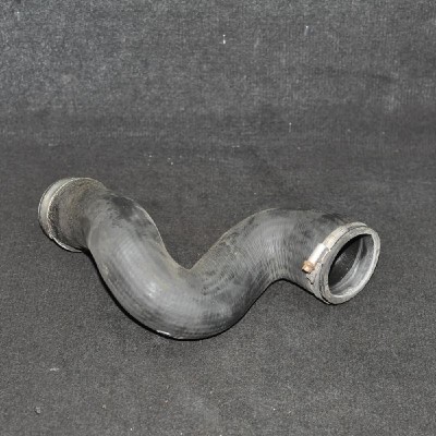 Furtun intercooler dreapta AUDI A4 8E2, B6 2001 OEM: 3B0145834D 1794222 foto