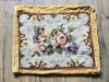 FATA DE PERNA VINTAGE DECORATIVA DIN CATIFEA CU MODEL CUSUT MANUAL