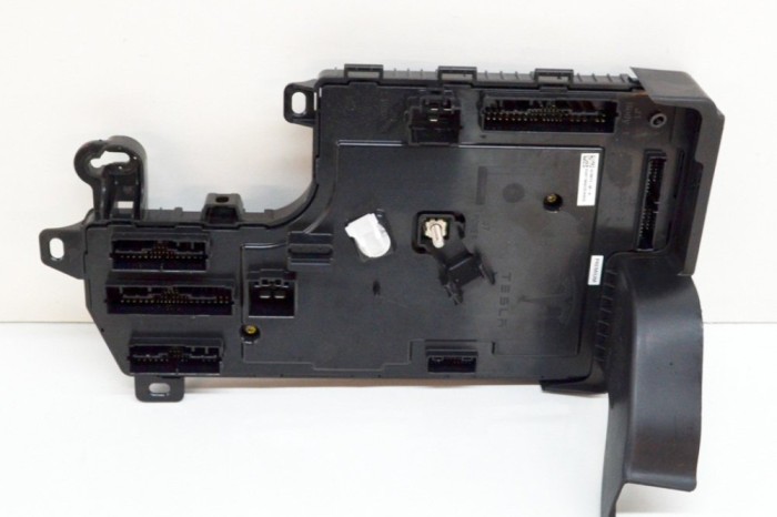 Modul de confort TESLA MODEL 3 2020 OEM: 1078673-90-K | 14902955