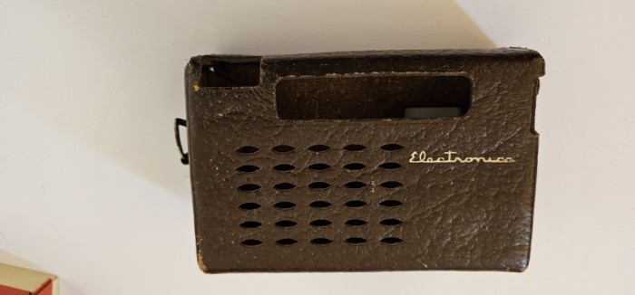 HUSA RADIO ZEFIR. IN STARE BUNA .