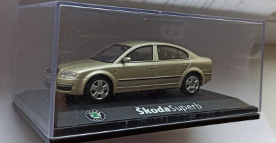 Macheta Skoda Superb 1 (bej gold) - Abrex 1/43 foto