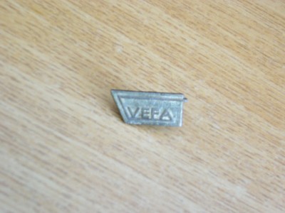 QW9 N4 7 - insigna - inscriptia VEFA foto