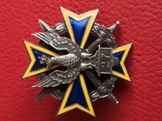 decoratie militara Polonia .Superba decoratie militara Polonia ,Email GALBEN si ALBASTRU , cu metal ..stare excelenta