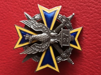 decoratie militara Polonia .Superba decoratie militara Polonia ,Email GALBEN si ALBASTRU , cu metal ..stare excelenta foto