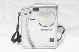 Aparat foto digital retro vintage Fujifilm Finepix 4700 zoom 2 Mpx card 8 MB Smart Media