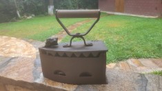 Fier de calcat pe carbuni, din fonta