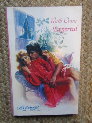 EXPERTUL-RUTH OWEN foto