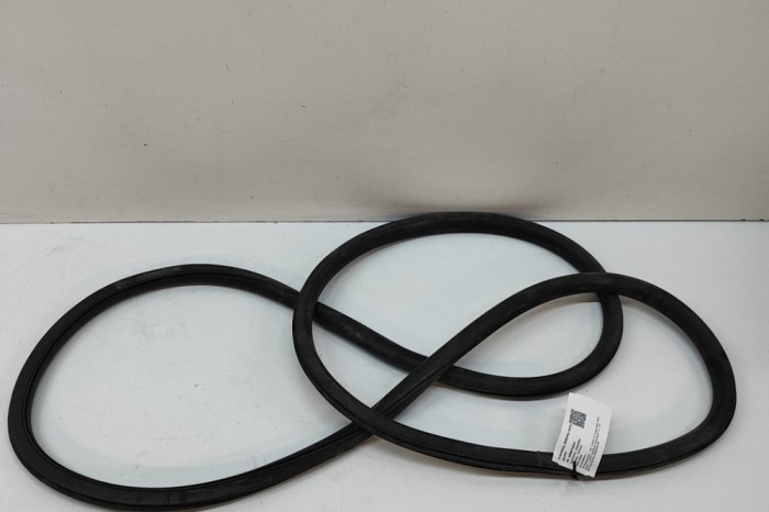 Garnitura ușă dreapta față VW CADDY IV Furgon SAA, SAH 2019 OEM: 2K5843792F | 30474241