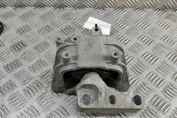 Suport motor dreapta VW CADDY IV Furgon SAA, SAH 2016 OEM: 1K0199262CB 31052649