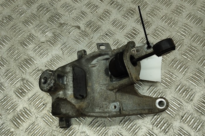 Suport motor dreapta AUDI A4 Avant 8W5, B9 2017 OEM: 4M0199308AD 30276181