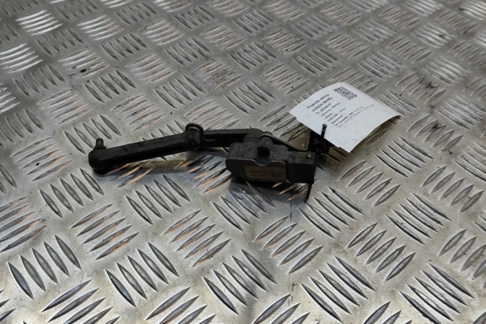 Senzor de nivel &icirc;nălțime dreapta față BMW X5 F15, F85 2015 OEM: 6879442 22364181