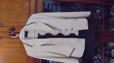 COSTUM DE DAMA IN 3 PIESE, PENTRU PRIMAVARA - TOAMNA, BEJ CU MARO, MARIME 38. foto