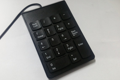 Tastatura numerica neagra foto