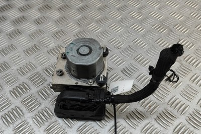 Pompa ABS INFINITI Q30 2019 OEM: Hatchback | 31517516 foto