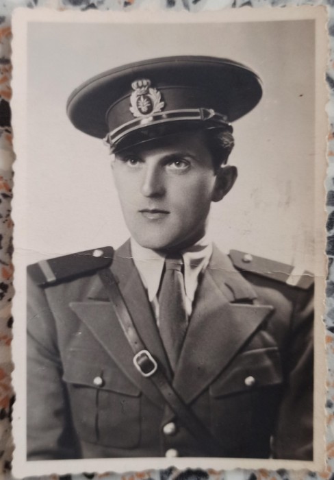 Portret de militar roman// Revue Photos Oradea, Palatul Heyman