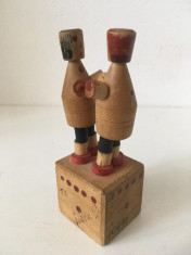 * Jucarie lemn romaneasca, pereche indragosti, din 1999, 11cm foto