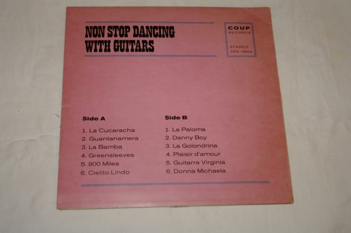 Non stop dancing with guitars - Orchestra Holli Hepp and the happy sound singers