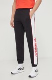 adidas Originals pantaloni de trening culoarea negru, cu imprimeu IT2441