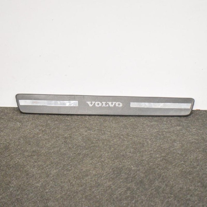 Ornament prag st&acirc;nga față VOLVO XC60 2013 OEM: 31349002 10846397