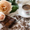 Fototapet autocolant Cafea cu trandafiri, 300 x 250 cm