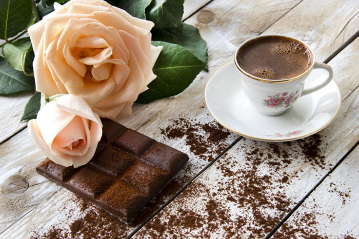 Fototapet autocolant Cafea cu trandafiri, 250 x 200 cm