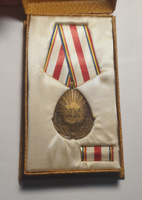 Medalia A 20 a Aniversare a Eliberarii Patriei 1944 1964 la Cutie foto
