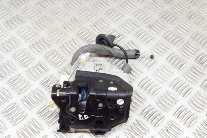 &Icirc;ncuietoare ușă dreapta față AUDI A6 4G2, C7, 4GC 2011 OEM: 8J1837016C 20666499