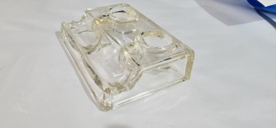Călimara veche din sticlă, Nefolosita &amp;icirc;n stare excelentă, măsur&amp;acirc;nd 17 cm lungime și 12 cm lățime, inaltime 4,5 cm. foto