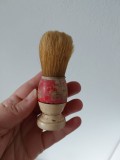 Pamatuf de barbierit, vechi, romanesc, anii 60-70, baza lemn si par natural