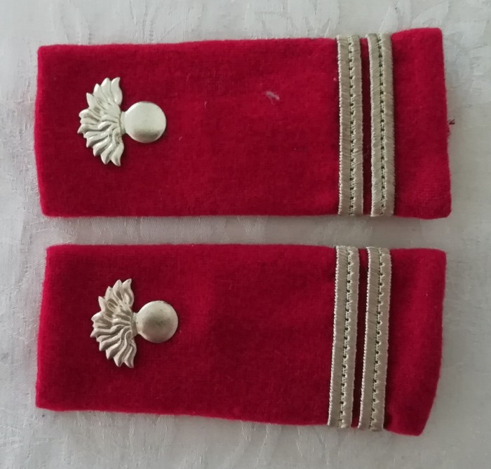 C2 13 - Grade militare - locotenent infanterie - piesa de colectie!