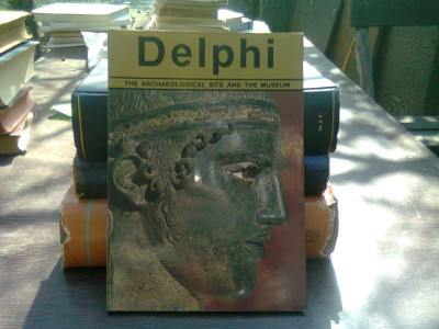 Delphi - Dora Konsola (Dephi, situl arheologic si muzeul) foto