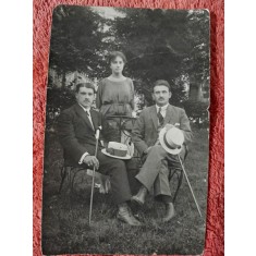 Fotografie tip carte postala, 2 barbati si o femeie la Govora 1921