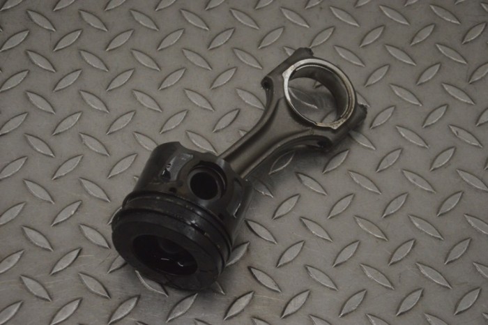Piston LAND ROVER RANGE ROVER EVOQUE L538 2014 OEM: 1714C00749,342C300749 22945983