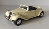 Macheta Citroen Traction Avant Cabriolet 1940 alb - Welly 1/36, 1:32