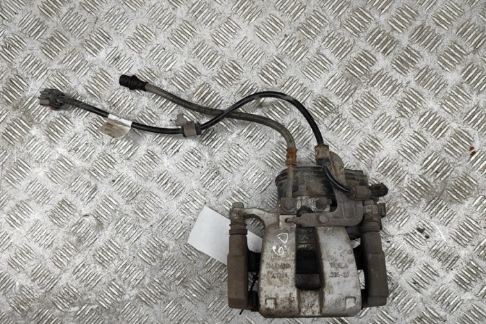 Etrier de fr&acirc;nă dreapta spate TESLA MODEL 3 2019 OEM: 1044624-00-H,1098483-00-F 23879282